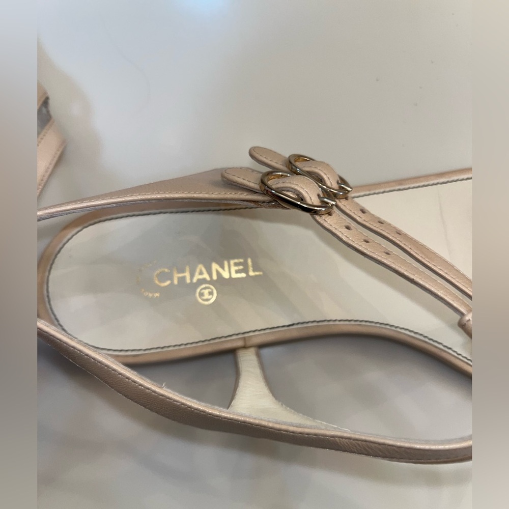 Authentic black and beige Chanel pearl bow flat sandal size 42C - Picture 4 of 5